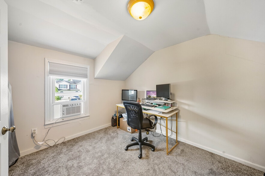 More Photos Of 40 Amboy Rd, Old Bridge Flex For Sale