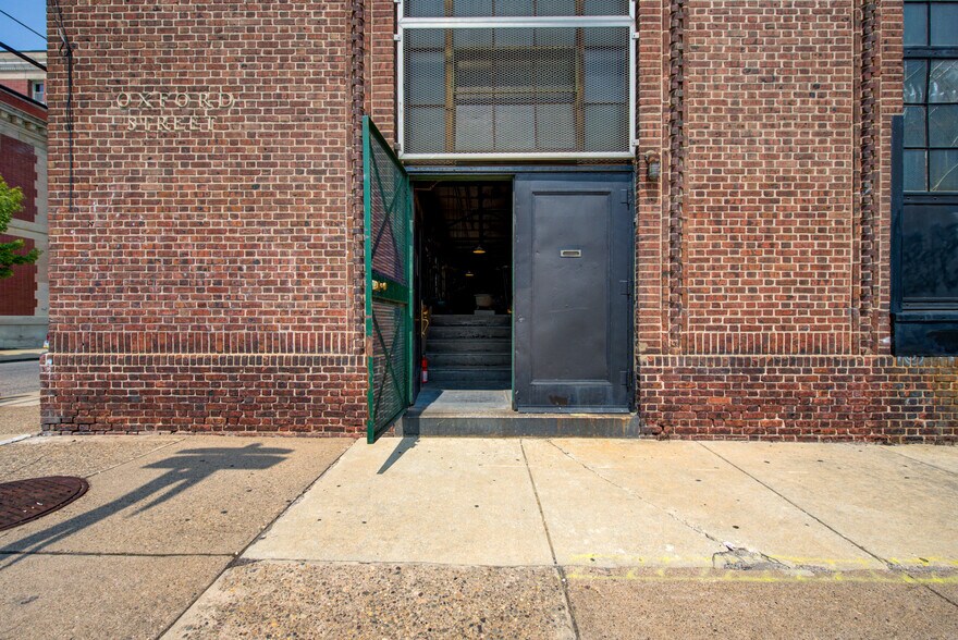 More Photos Of 1835 W Oxford St, Philadelphia Industrial For Sale