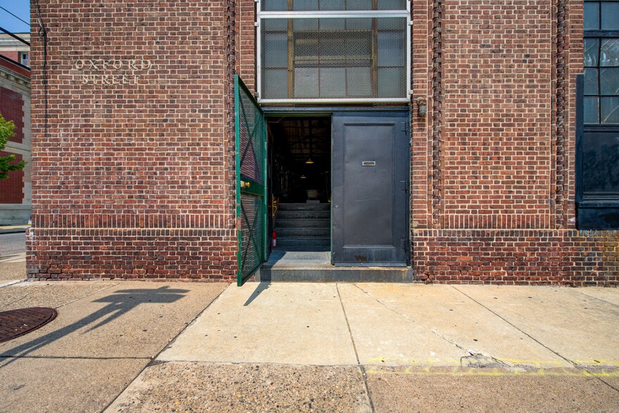 More Photos Of 1835 W Oxford St, Philadelphia Warehouse For Sale