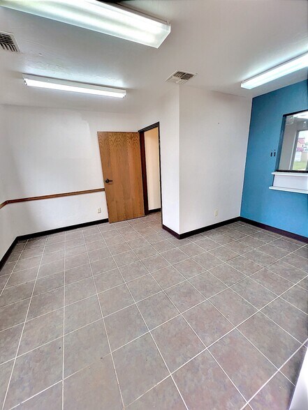 More Photos Of 1400 Lera, Weatherford Medical For Sale