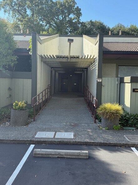 More Photos Of 1144 Sonoma Ave, Santa Rosa Medical For Lease