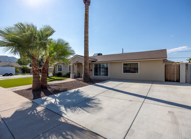 More Photos Of XXXXW Assisted Living Dr., Phoenix Assisted Living For Sale