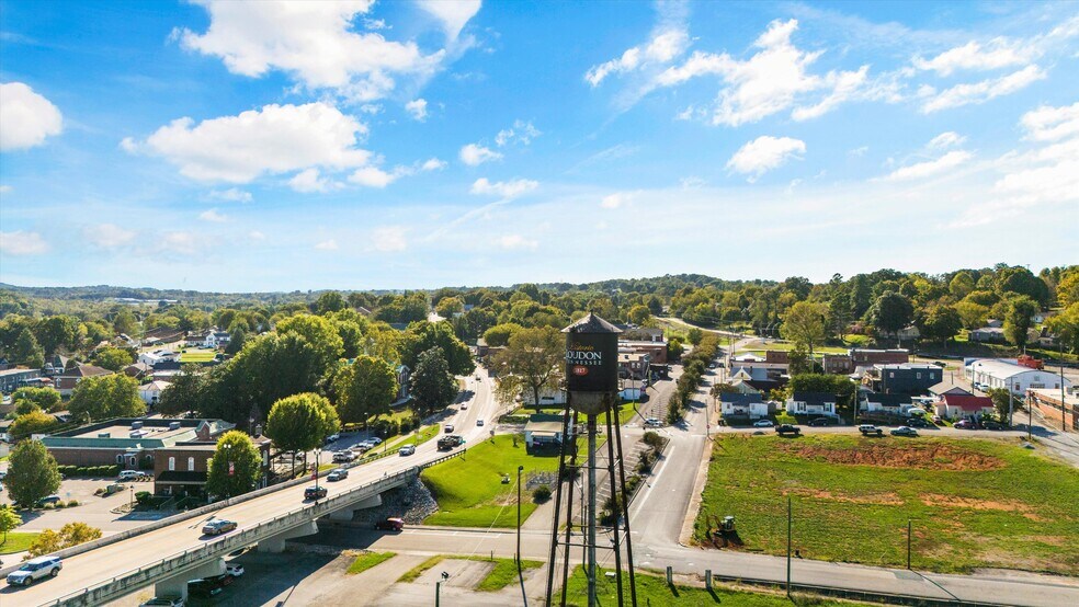More Photos Of 700 Grove St, Loudon Office For Sale