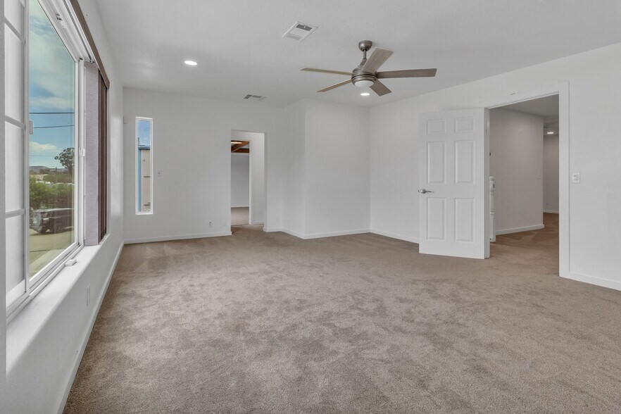 More Photos Of 1338 D St, Ramona Office For Sale