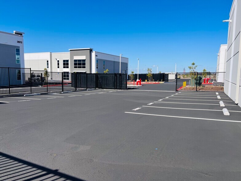 More Photos Of 2070 W 11th St, Upland Warehouse For Lease