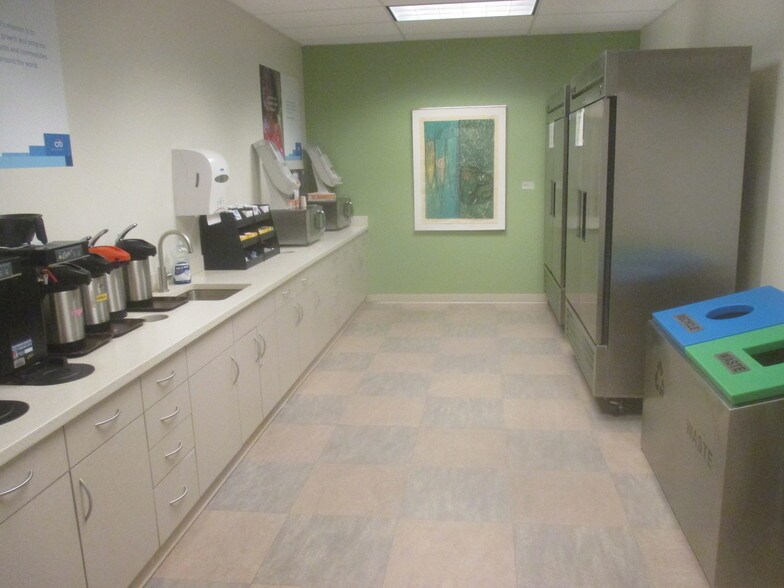 More Photos Of 705 E 60th St N, Sioux Falls Office For Sale