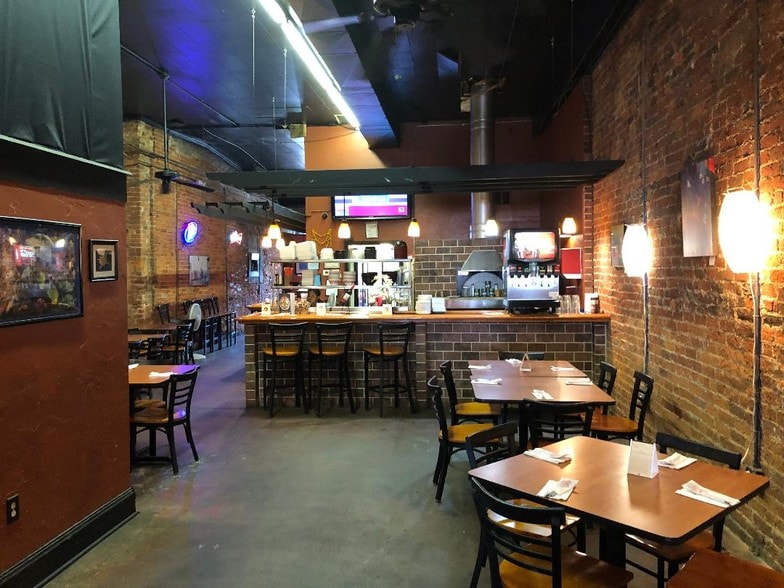 More Photos Of 911 Noble St, Anniston Storefront Retail Office For Sale