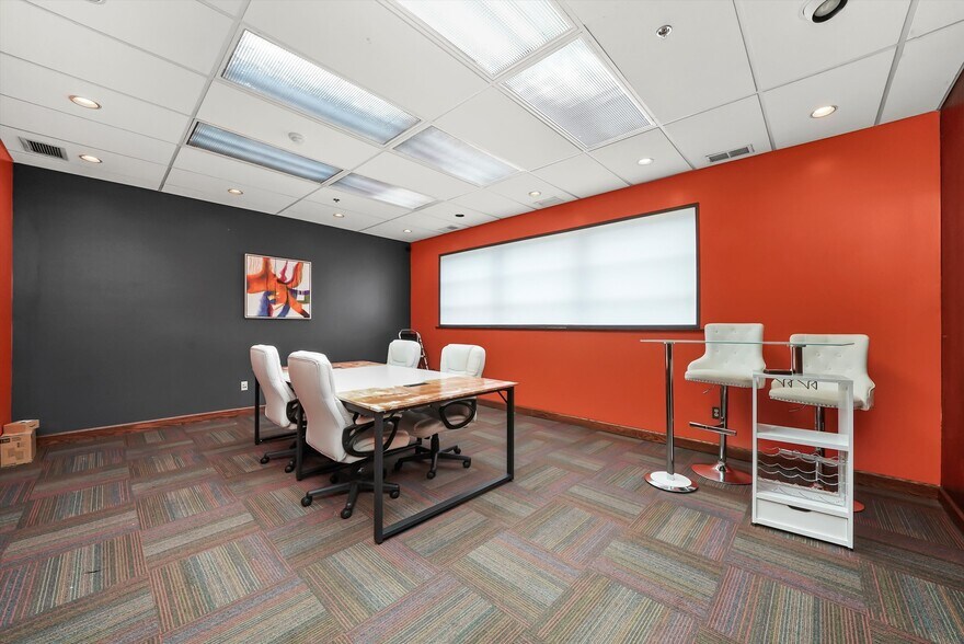 More Photos Of 4025-4039 S Western Blvd, Chicago Warehouse For Lease