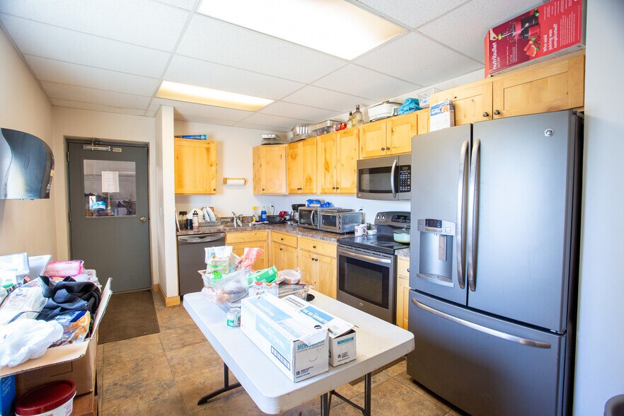 More Photos Of 4319 16th Ave W, Williston Industrial For Lease