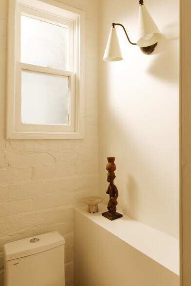 More Photos Of 2218 Pico Blvd, Santa Monica General Retail For Sale