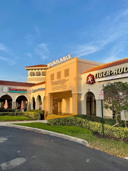 More Photos Of 1575 Pine Ridge Rd, Naples General Retail For Sale