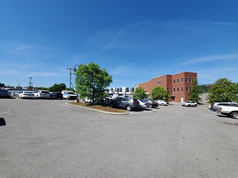 More Photos Of 325 Cherokee Blvd, Chattanooga Loft Creative Space For Lease