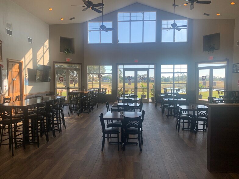 More Photos Of 4100 Carter Creek Dr, Avon Park Sports And Entertainment For Sale