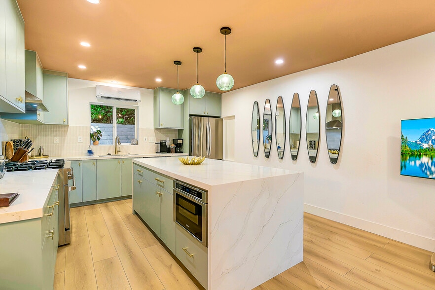 More Photos Of 1339 N Indian Canyon Dr, Palm Springs Hotel For Sale