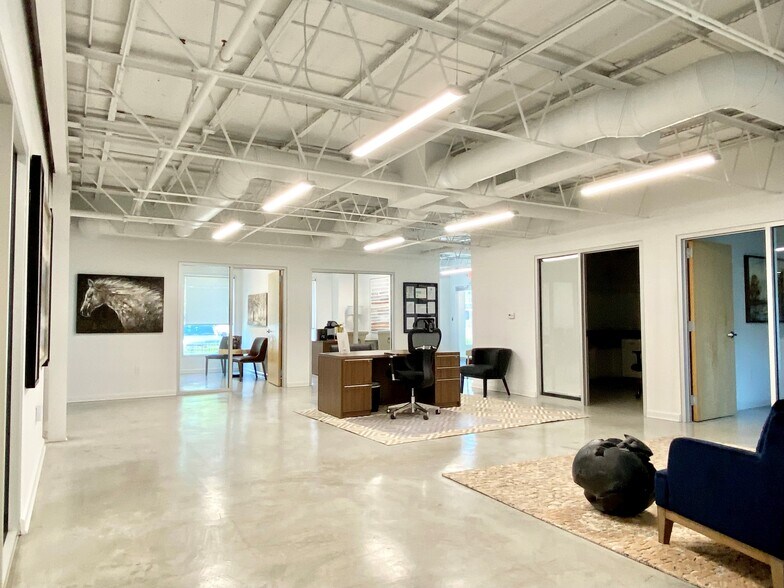 More Photos Of 2912 W 6th St, Fort Worth Loft Creative Space For Lease