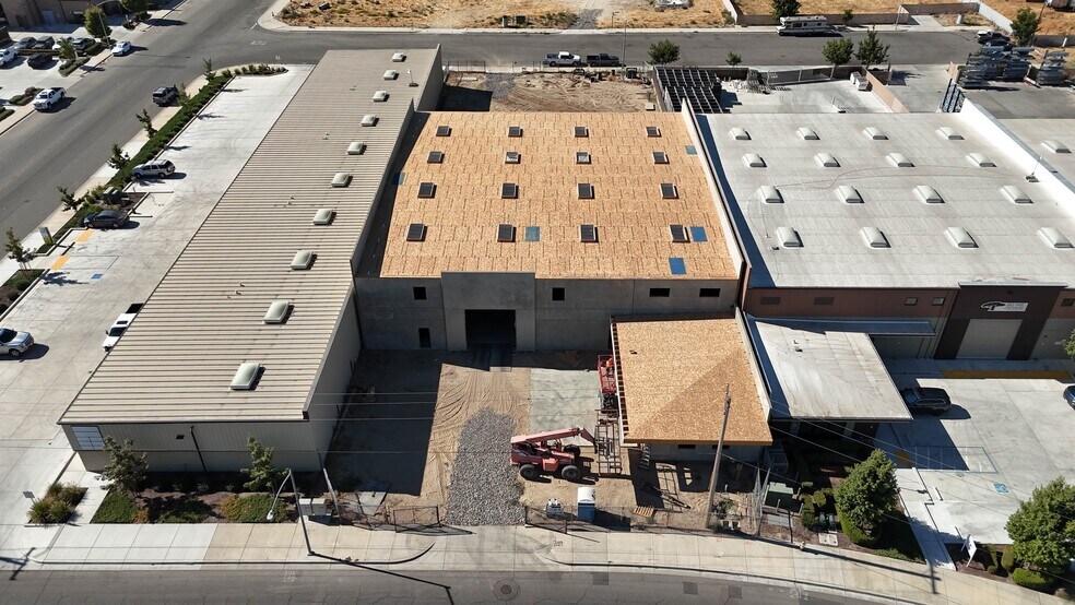 More Photos Of 1140 Glenwood ave, Turlock Showroom For Lease