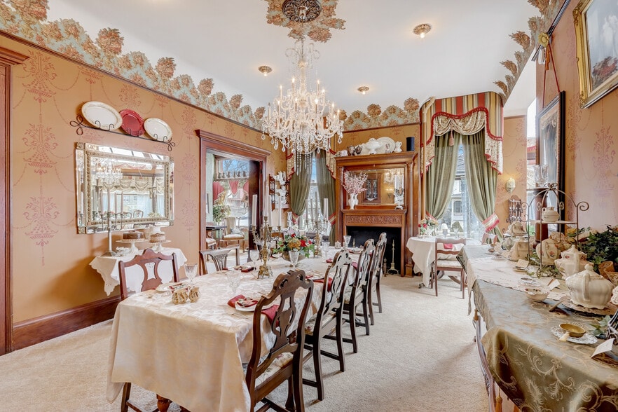 More Photos Of 3209 W Wells St, Milwaukee Hospitality For Sale