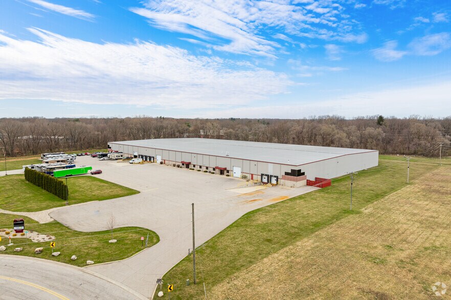 More Photos Of 4800 Beck Dr, Elkhart Manufacturing For Sale