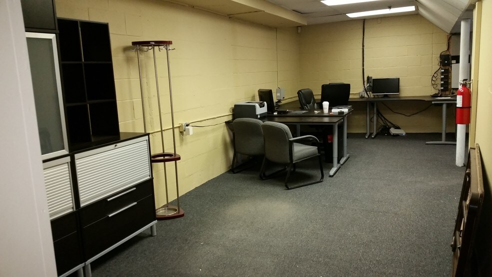 More Photos Of 2929-2933 Vauxhall Rd, Vauxhall Storefront For Lease