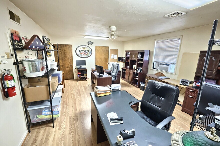 More Photos Of 1 Cherry St, Seven Valleys General Retail For Sale