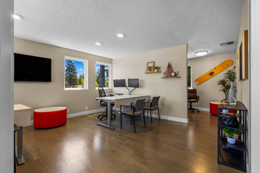 More Photos Of 630 Mary Ave SE, Salem Medical For Sale