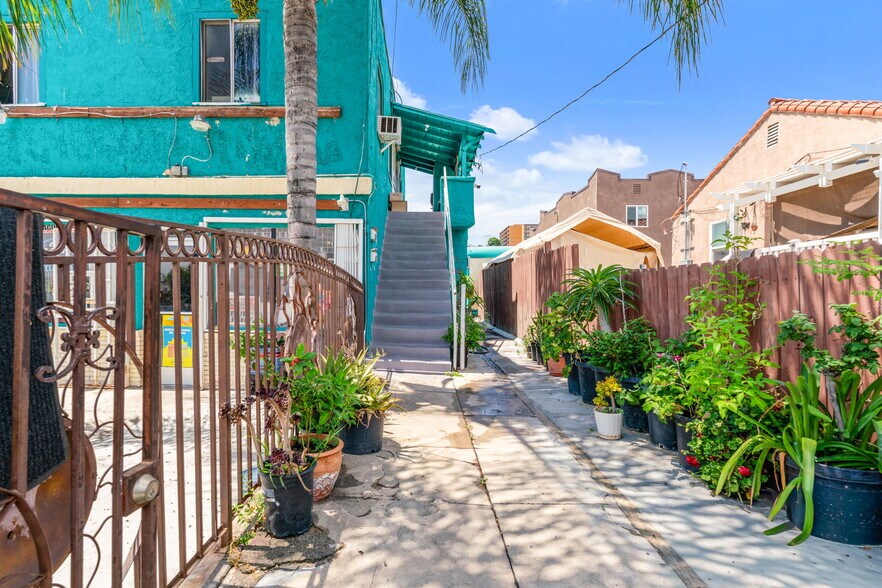 More Photos Of 801 N Marianna Ave, Los Angeles Storefront Retail Office For Sale