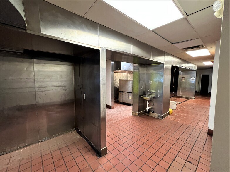 More Photos Of 5185 State Route 30, Greensburg Restaurant For Lease