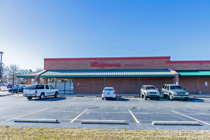 More Photos Of 1404-1428 National Hwy, Thomasville Supermarket For Sale