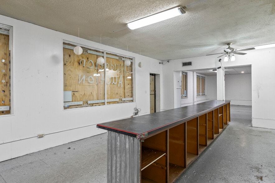 More Photos Of 4702 E 11th St, Tulsa Freestanding For Sale