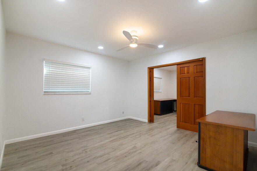 More Photos Of 412 SE 23rd St, Fort Lauderdale Medical For Sale