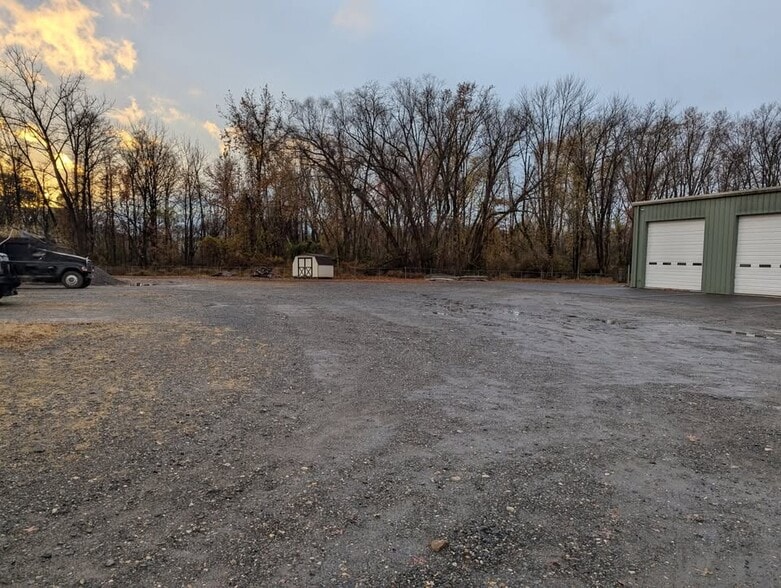 More Photos Of 2407 Burlington Ave, Delanco Light Distribution For Lease