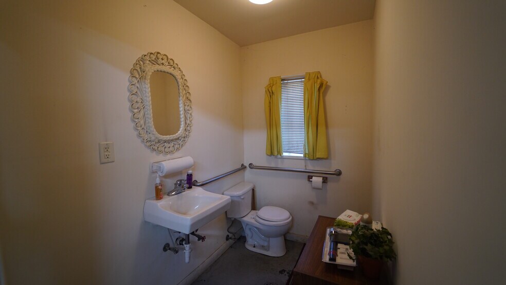 More Photos Of 477 Lytton St, Troutman Manufacturing For Sale