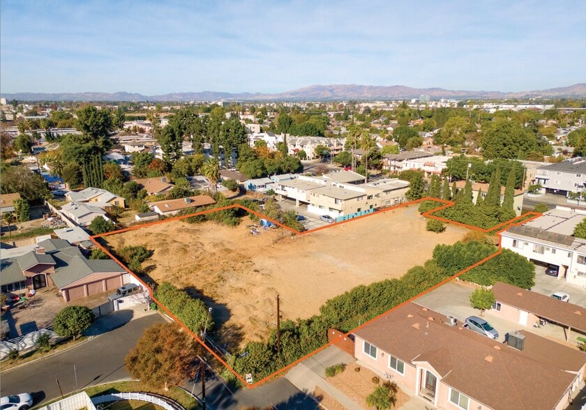 More Photos Of 13840 Sherman Way, Van Nuys Land For Sale