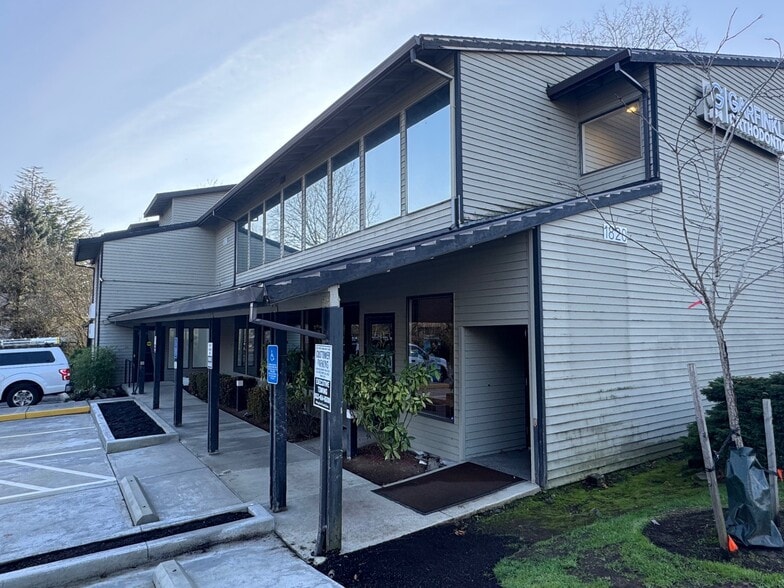 More Photos Of 1820 SW Vermont St, Portland Office Residential For Lease