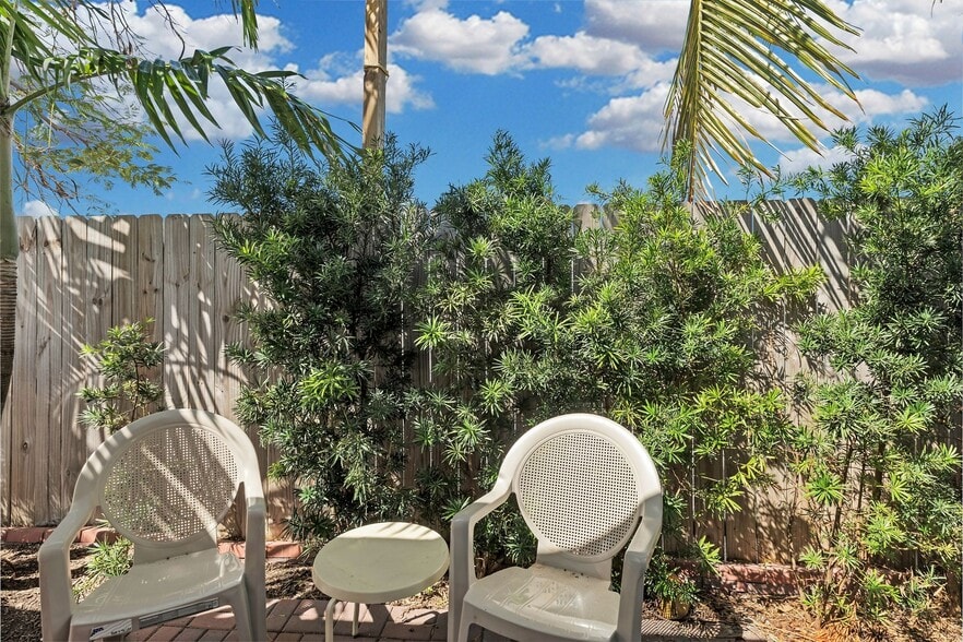More Photos Of 243 61st St, Marathon Hotel For Sale