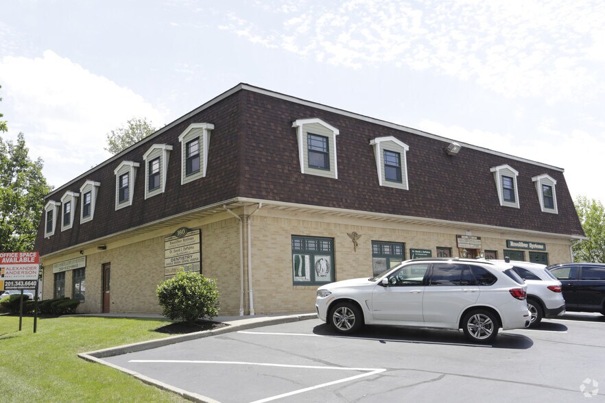 More Photos Of 160 Market St, Saddle Brook Medical For Lease