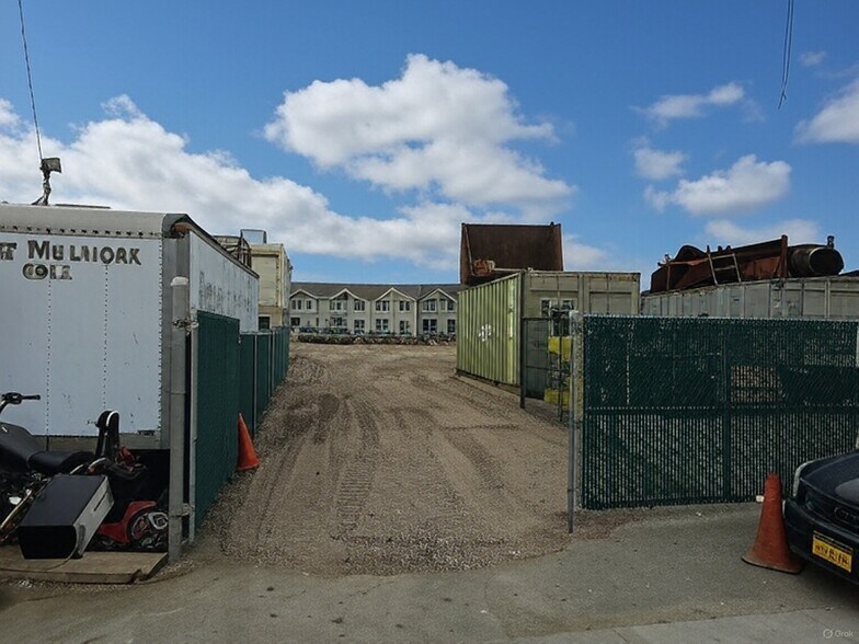 More Photos Of 56 New St, Oceanside Land For Lease