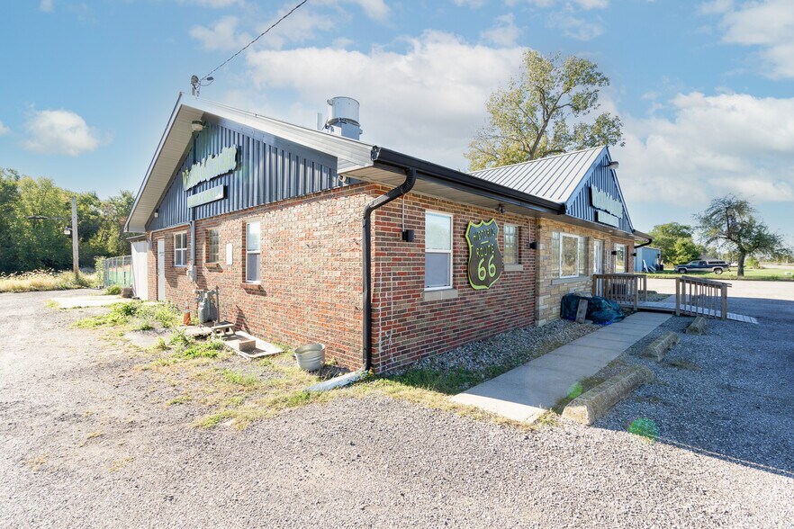 More Photos Of 103 IL-53, Braceville Restaurant For Sale