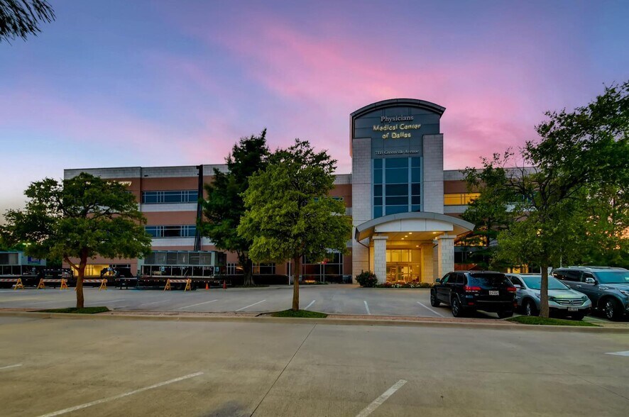 More Photos Of 7115 Greenville Ave, Dallas Medical For Lease