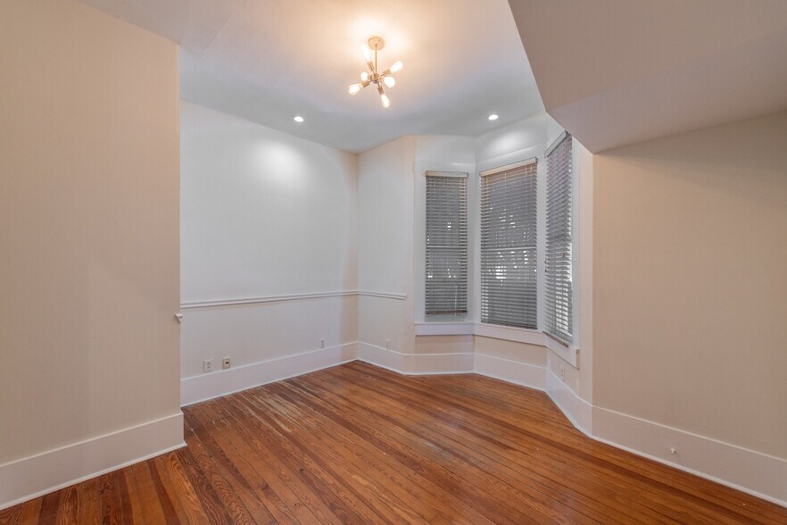 More Photos Of 214 E Ashby Pl, San Antonio Office For Lease