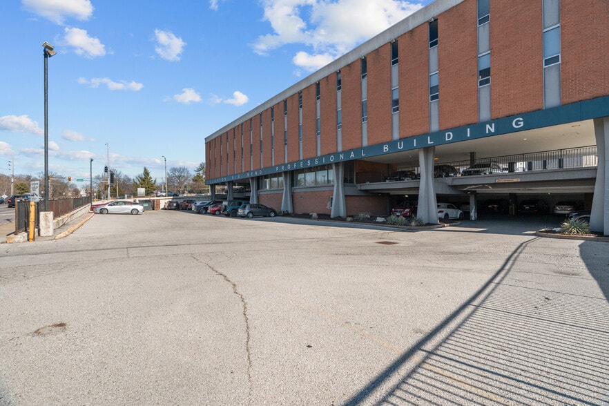 More Photos Of 6744 Clayton Rd, Richmond Heights Medical For Lease