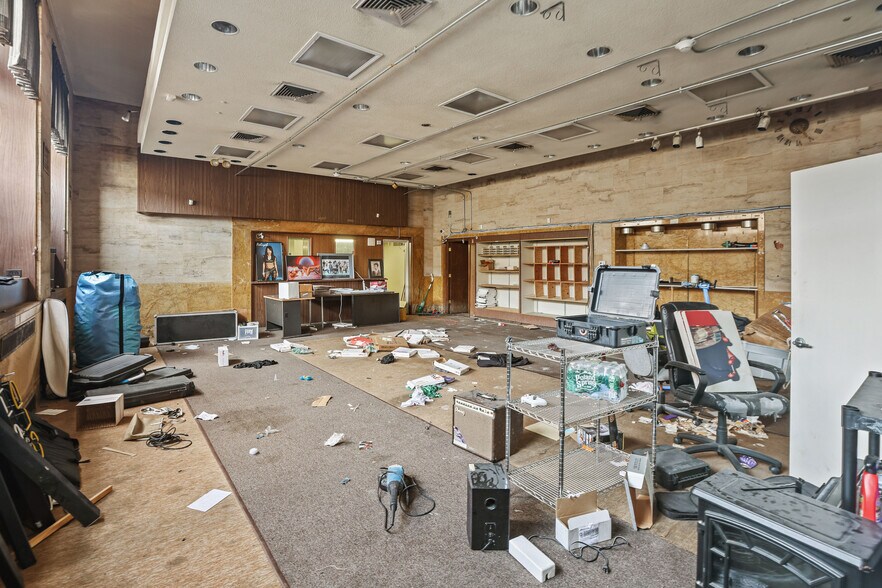 More Photos Of 255 Main St, Pawtucket Office For Sale