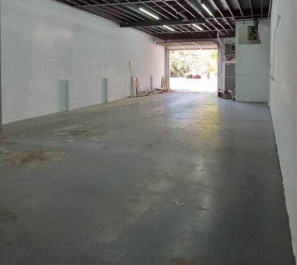 More Photos Of 1921-1935 N William St, Goldsboro General Retail For Lease