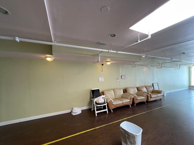 More Photos Of 6015-6049 Dempster St, Morton Grove Storefront Retail Office For Sale