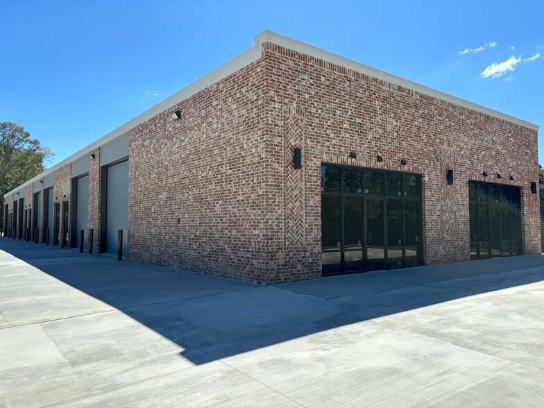 More Photos Of 230 Casey's Ln, Flowood Light Distribution For Lease