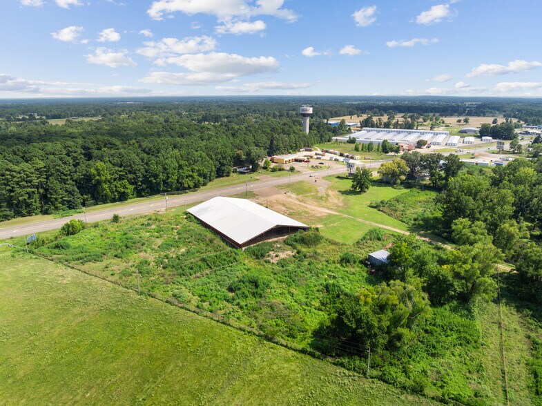 More Photos Of 605 NE Lincoln Rd, Idabel Industrial For Sale