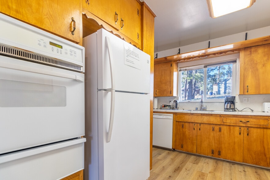 More Photos Of 39756 Big Bear Blvd, Big Bear Lake Hotel For Sale