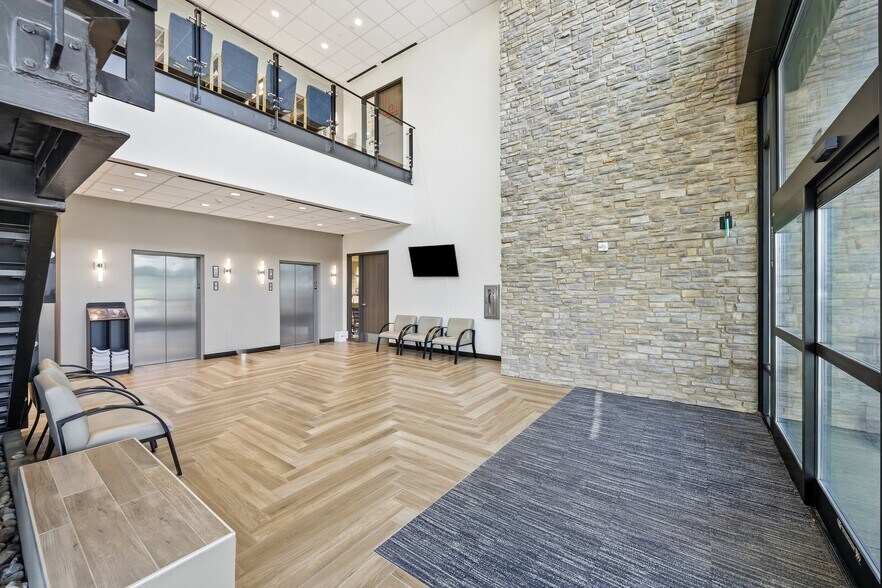 More Photos Of 204 Medical Dr, Sherman Medical For Lease