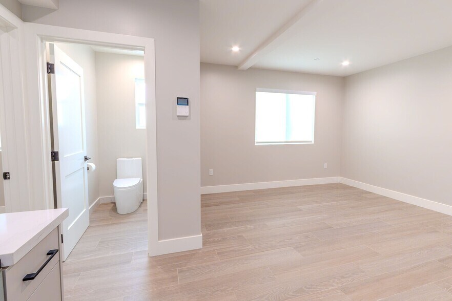 More Photos Of 2941 Mary St, La Crescenta Apartments For Sale