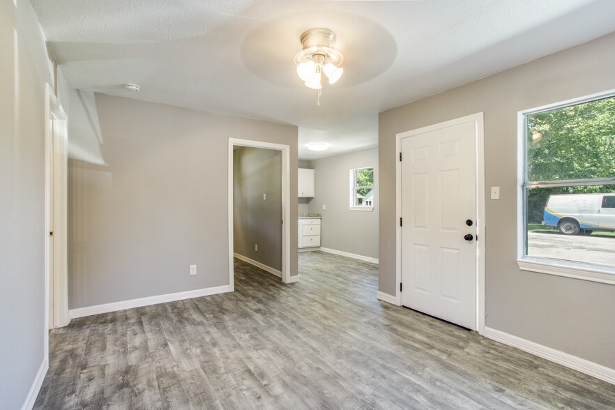 More Photos Of 4914 Kashmere St, Houston Apartments For Sale